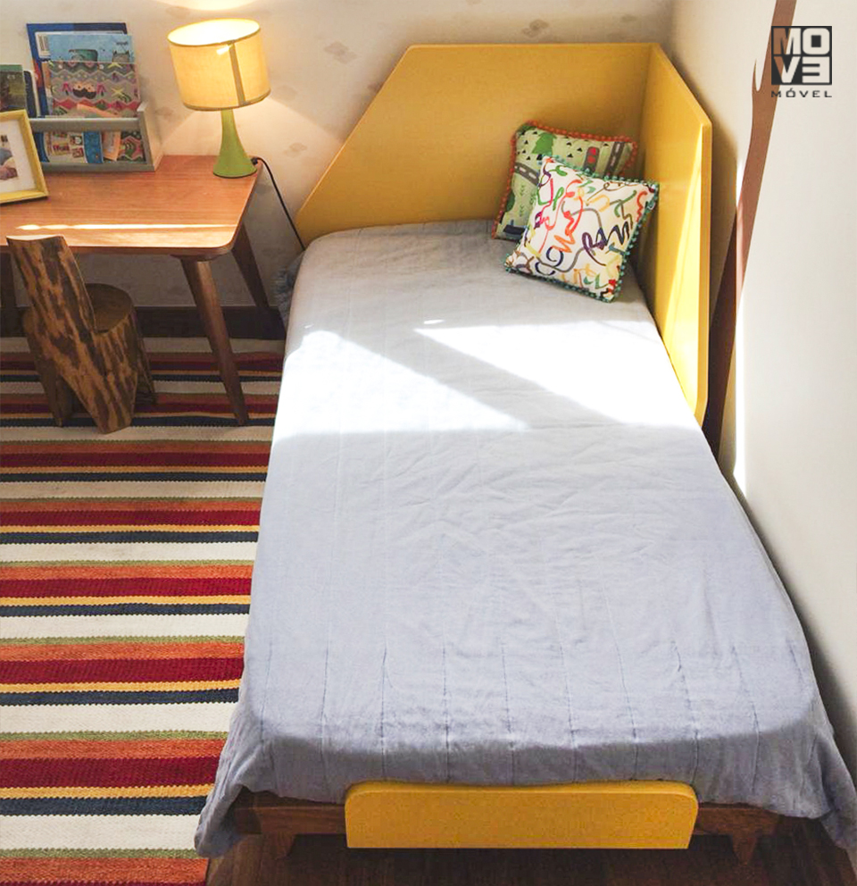 cama-solteiro-canto-taco-freijo-amarelo-quarto-decoração-moveis-luxo-arquitetura-interiores-madeira-maciça-personalizada