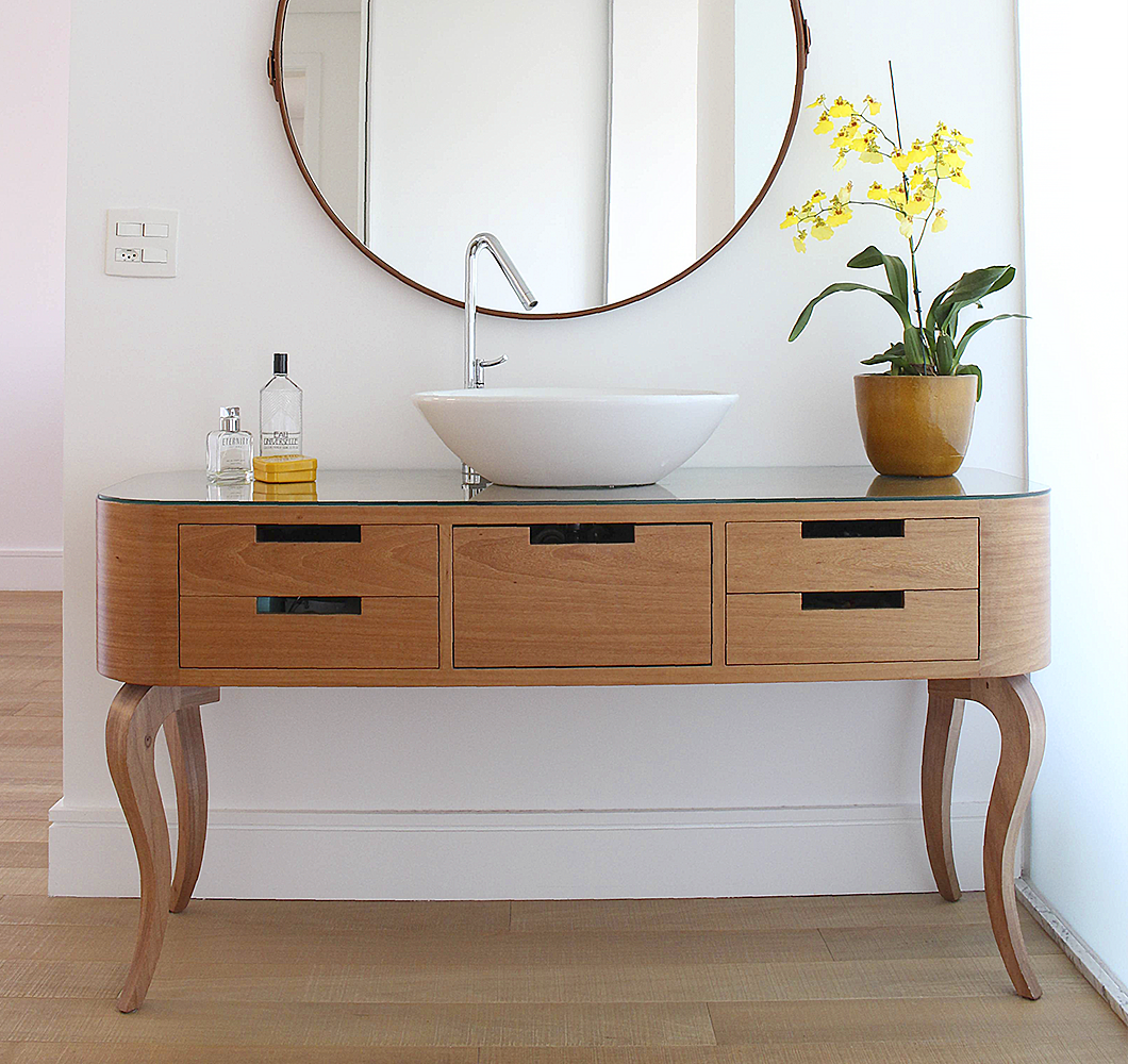 Bancada Móvel 160 Oval Cabriolet Jequitibá