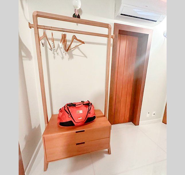 Arara Roupas 100 Curva Cavalete Madeira