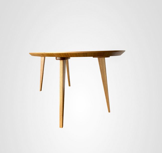 Mesa de Jantar 190 Oval Quilha Madeira